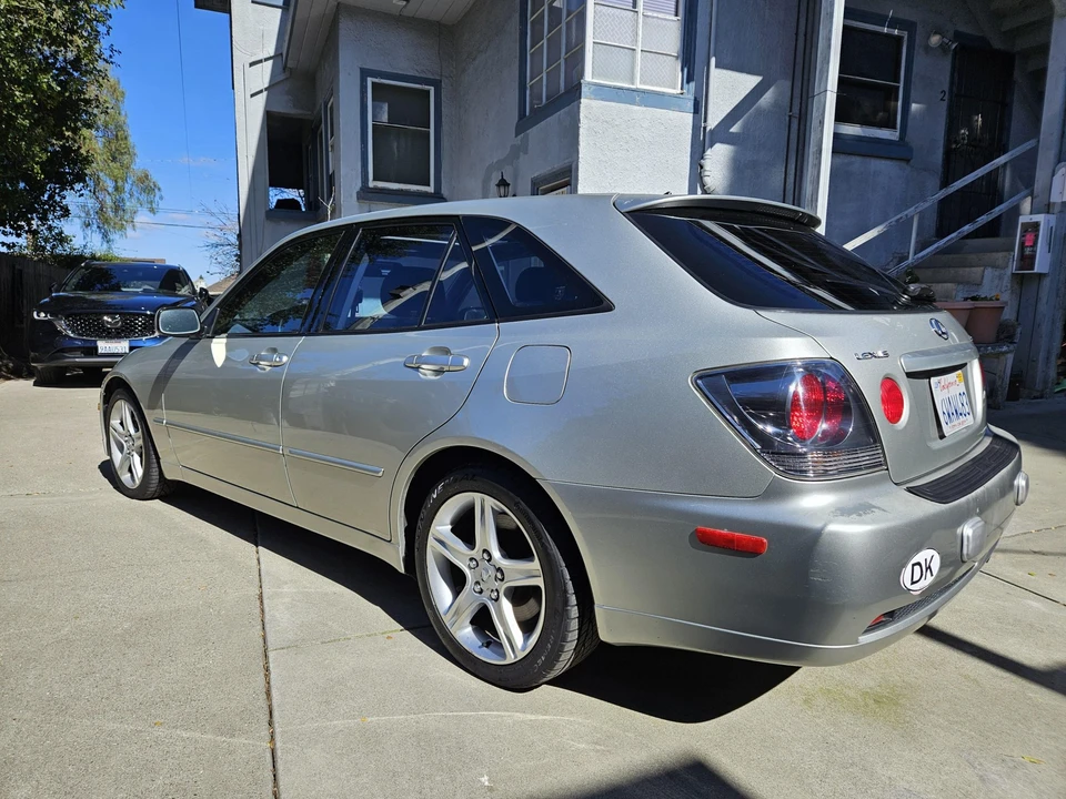 2005 Lexus IS 1st Gen - Image 13 of 31