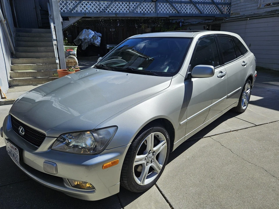 2005 Lexus IS 1st Gen - Image 7 of 31