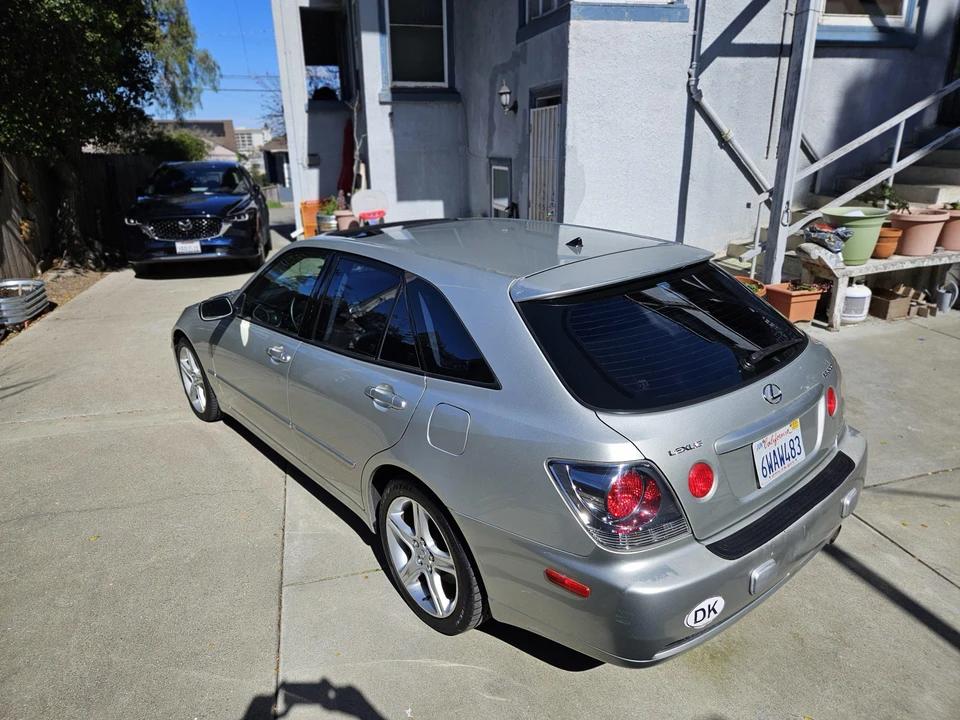 2005 Lexus IS 1st Gen - Image 14 of 31