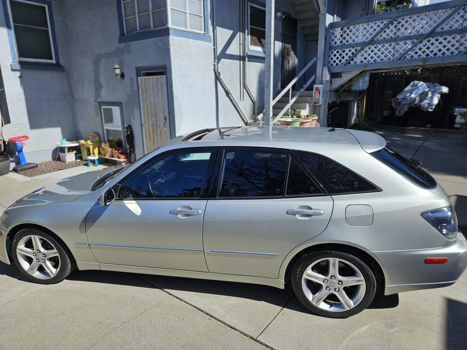 2005 Lexus IS 1st Gen - Image 12 of 31