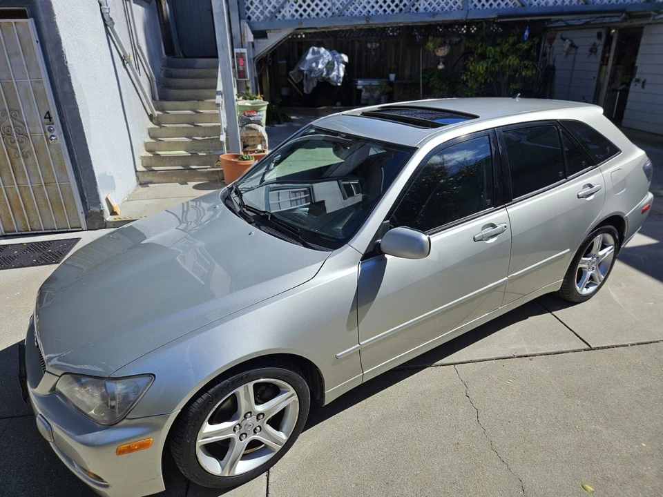 2005 Lexus IS 1st Gen - Image 10 of 31