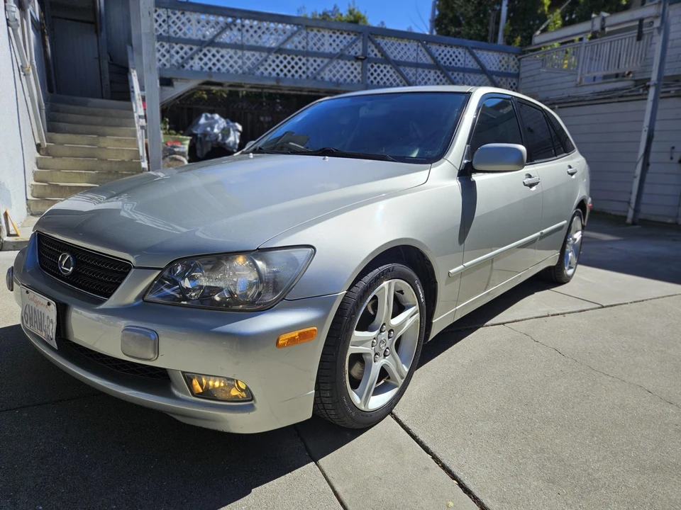 2005 Lexus IS 1st Gen - Image 6 of 31