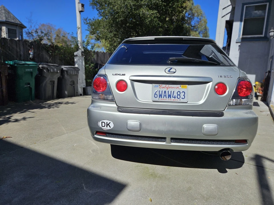 2005 Lexus IS 1st Gen - Image 18 of 31