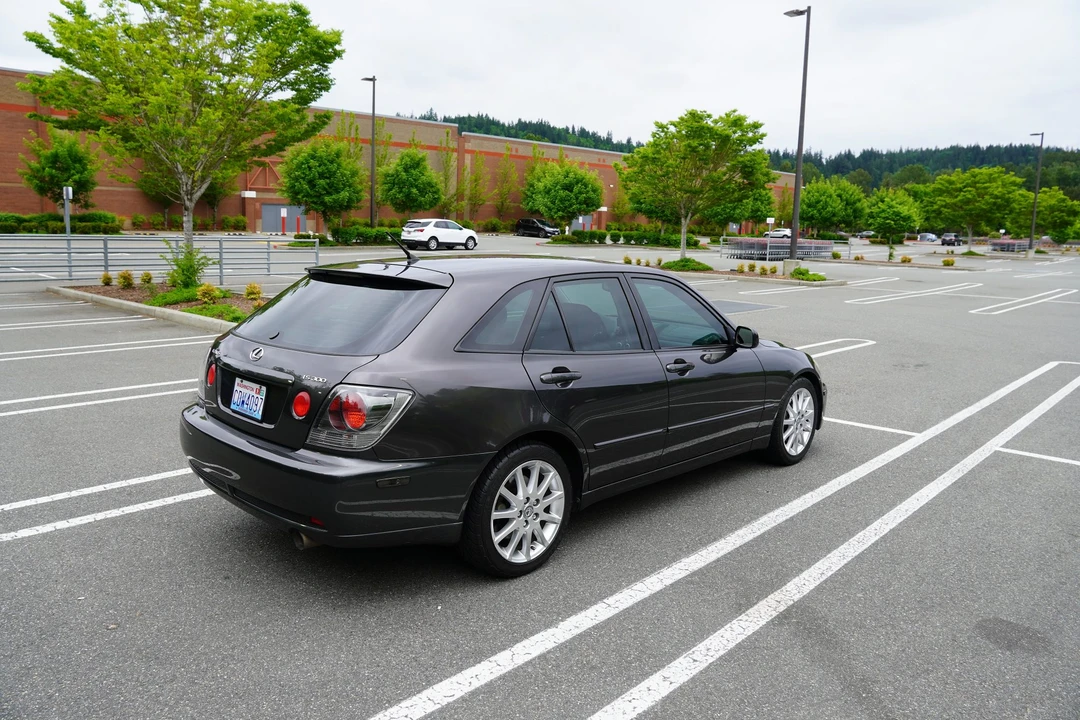 2005 Lexus IS 1st Gen - Image 7 of 31