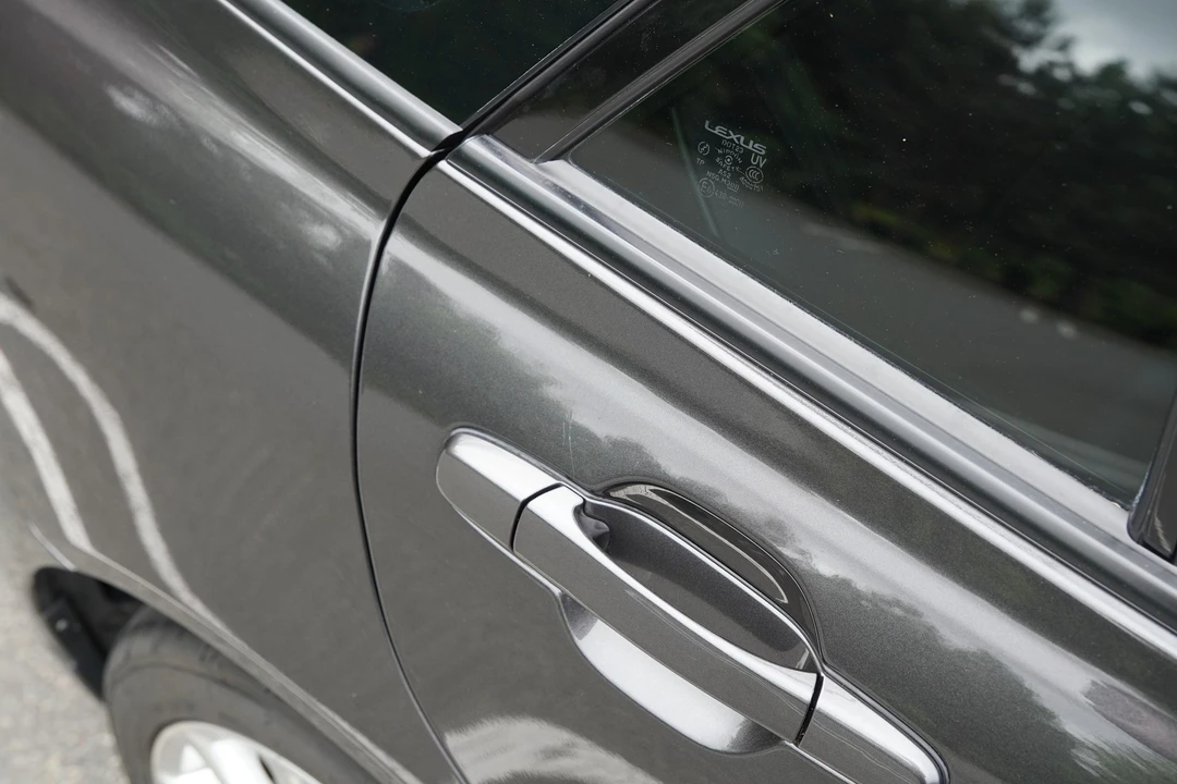 2005 Lexus IS 1st Gen - Image 27 of 31