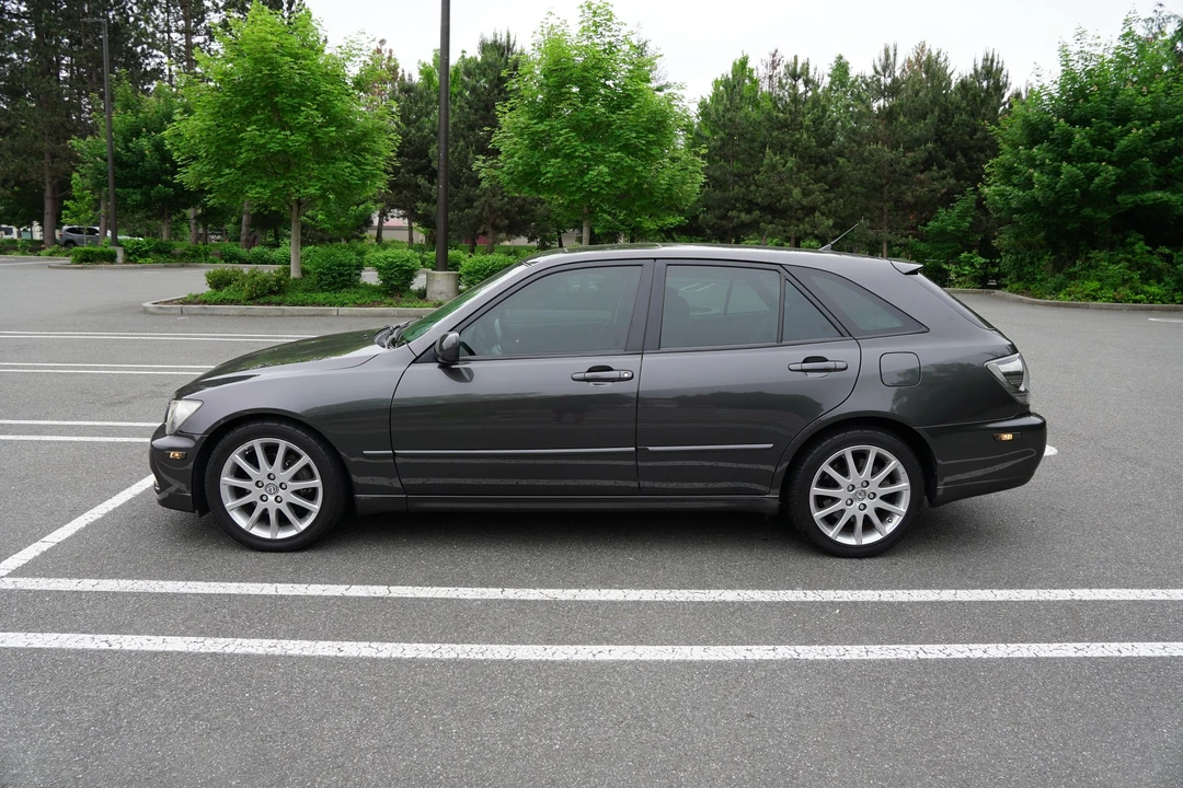 2005 Lexus IS 1st Gen - Image 4 of 31