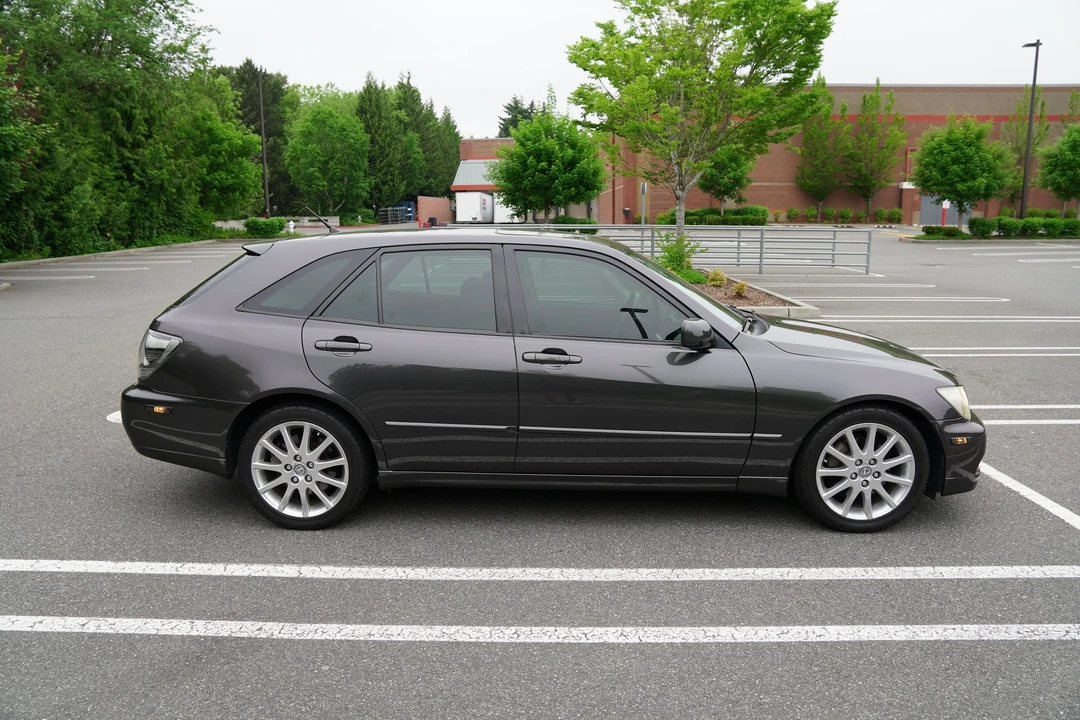 2005 Lexus IS 1st Gen - Image 9 of 31