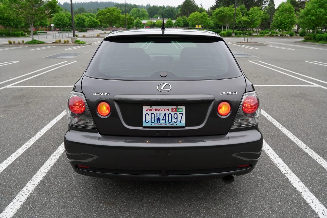 2005 Lexus IS 1st Gen - Image 13 of 31