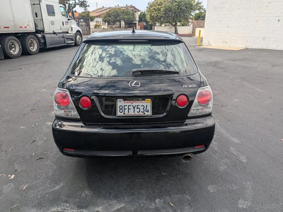 2005 Lexus IS 1st Gen - Image 9 of 19