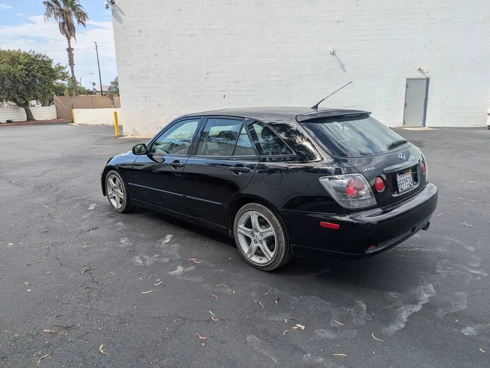 2005 Lexus IS 1st Gen - Image 8 of 19