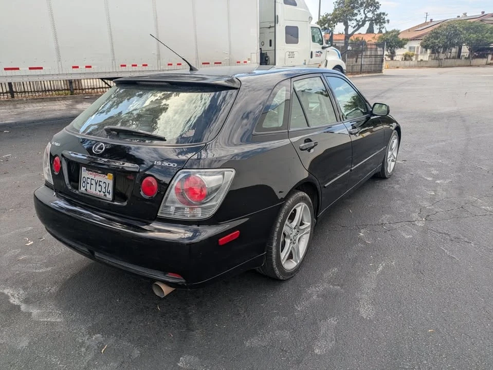 2005 Lexus IS 1st Gen - Image 11 of 19