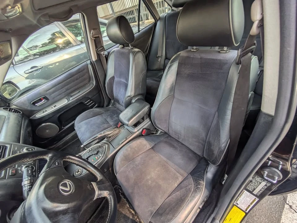 2005 Lexus IS 1st Gen - Image 15 of 19