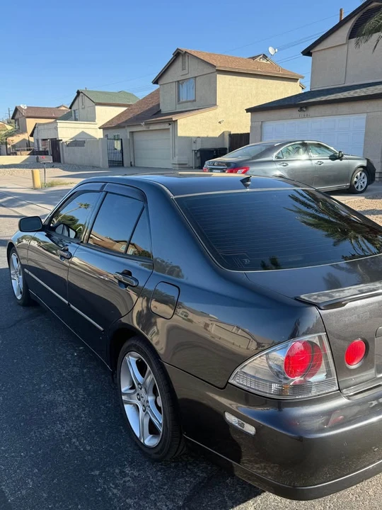 2005 Lexus IS 1st Gen - Image 5 of 11