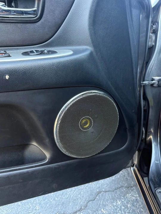 2005 Lexus IS 1st Gen - Image 9 of 11