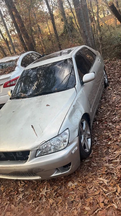 2005 Lexus IS 1st Gen - Image 2 of 2