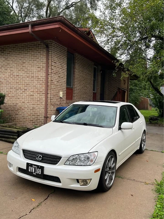 2005 Lexus IS 1st Gen - Image 2 of 15