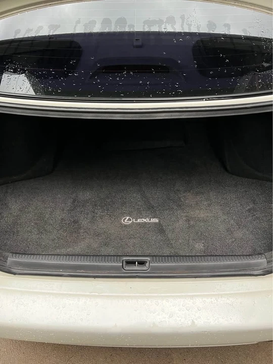2005 Lexus IS 1st Gen - Image 13 of 15
