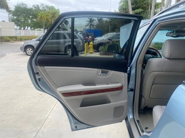 2005 Lexus RX 2nd Gen - Image 14 of 21