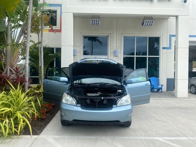 2005 Lexus RX 2nd Gen - Image 17 of 21