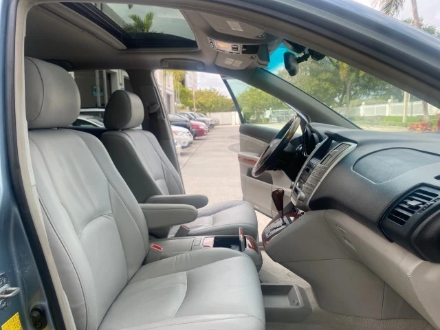 2005 Lexus RX 2nd Gen - Image 13 of 21
