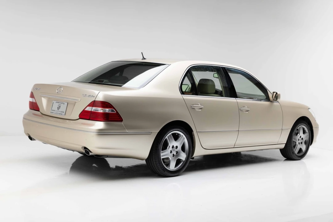 2005 Lexus LS 3rd Gen - Image 15 of 31