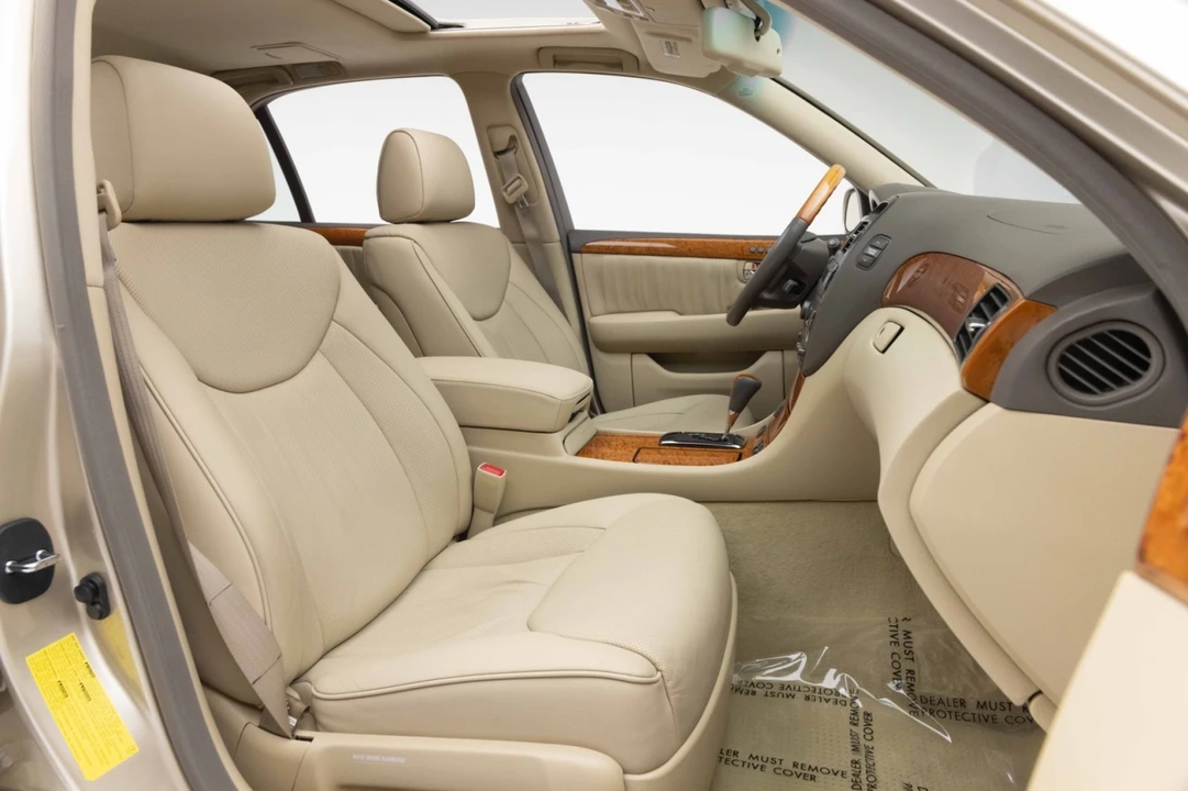 2005 Lexus LS 3rd Gen - Image 4 of 31