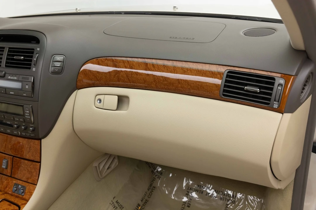 2005 Lexus LS 3rd Gen - Image 14 of 31