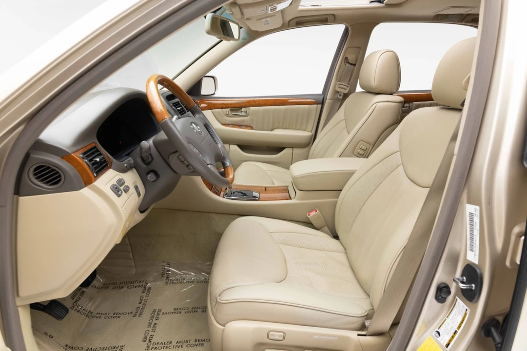 2005 Lexus LS 3rd Gen - Image 24 of 31