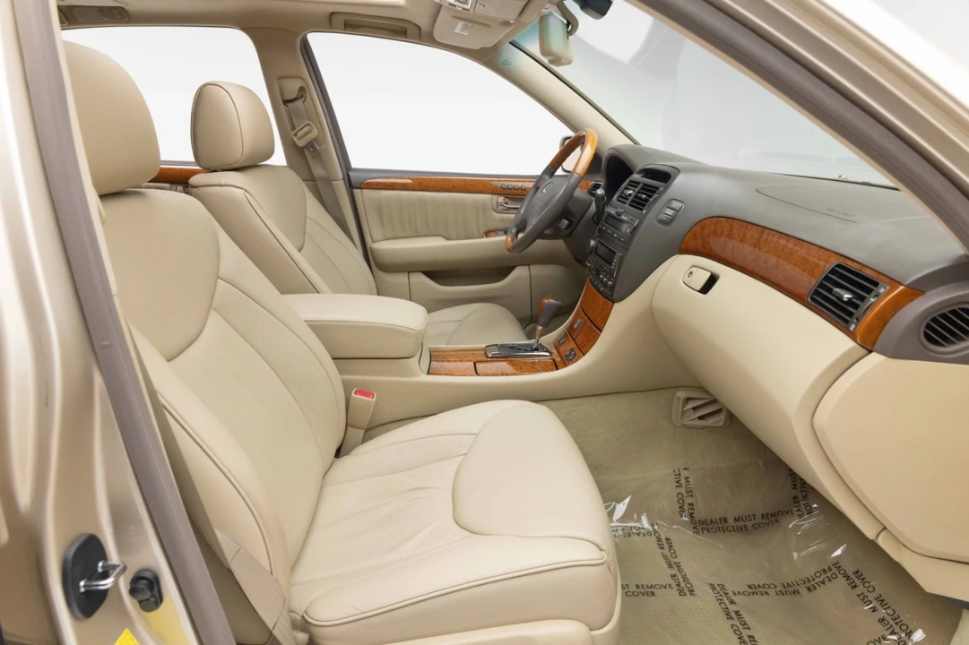 2005 Lexus LS 3rd Gen - Image 22 of 31