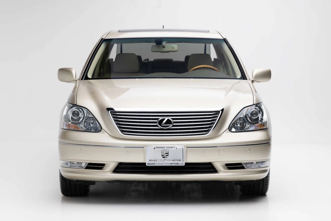 2005 Lexus LS 3rd Gen - Image 5 of 31