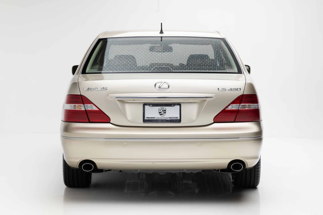 2005 Lexus LS 3rd Gen - Image 7 of 31