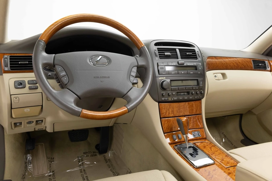 2005 Lexus LS 3rd Gen - Image 6 of 31