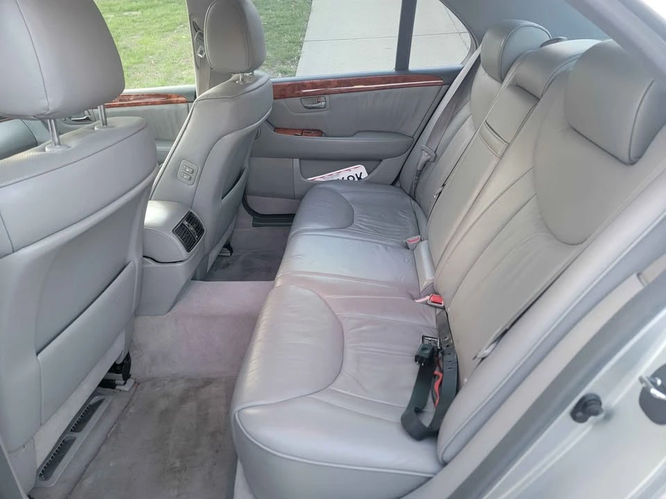 2005 Lexus LS 3rd Gen - Image 3 of 16