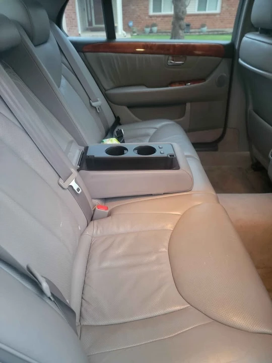 2005 Lexus LS 3rd Gen - Image 12 of 16