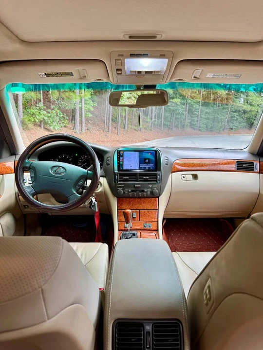 2005 Lexus LS 3rd Gen - Image 6 of 11