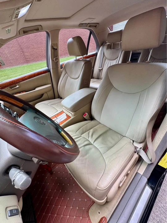 2005 Lexus LS 3rd Gen - Image 5 of 11