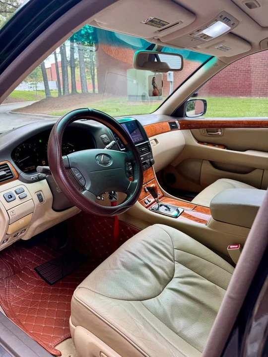 2005 Lexus LS 3rd Gen - Image 8 of 11