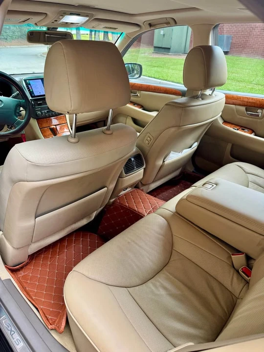 2005 Lexus LS 3rd Gen - Image 7 of 11