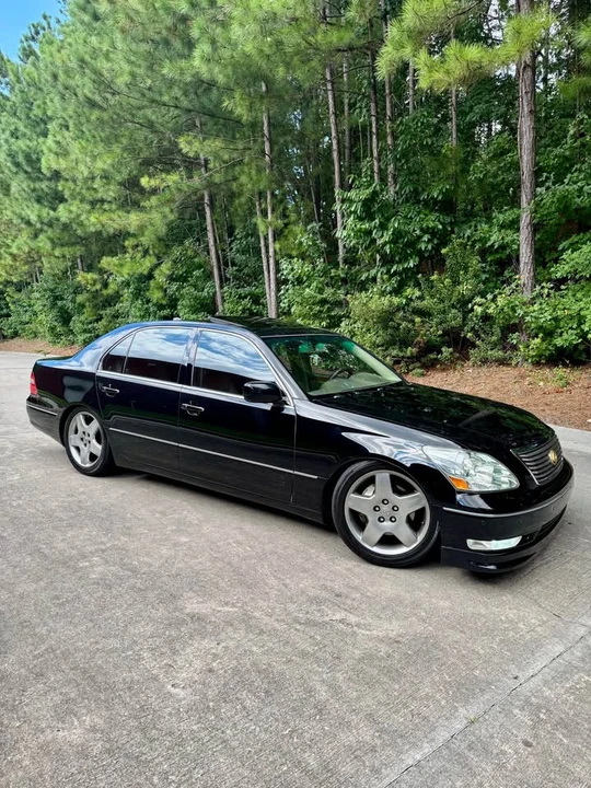 2005 Lexus LS 3rd Gen - Image 2 of 11