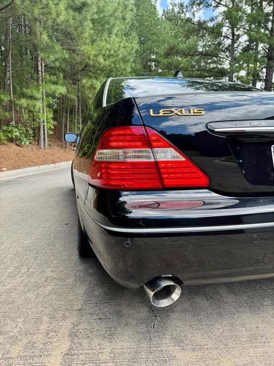 2005 Lexus LS 3rd Gen - Image 4 of 11