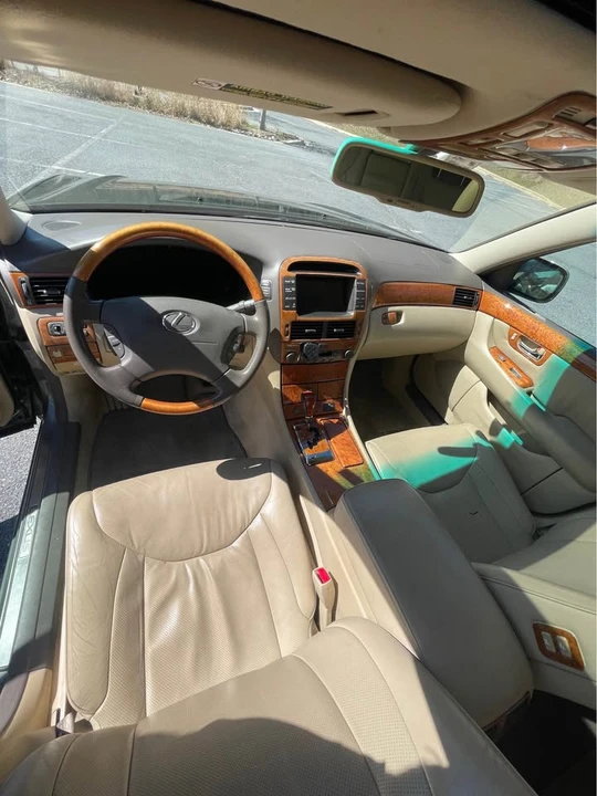 2005 Lexus LS 3rd Gen - Image 8 of 10