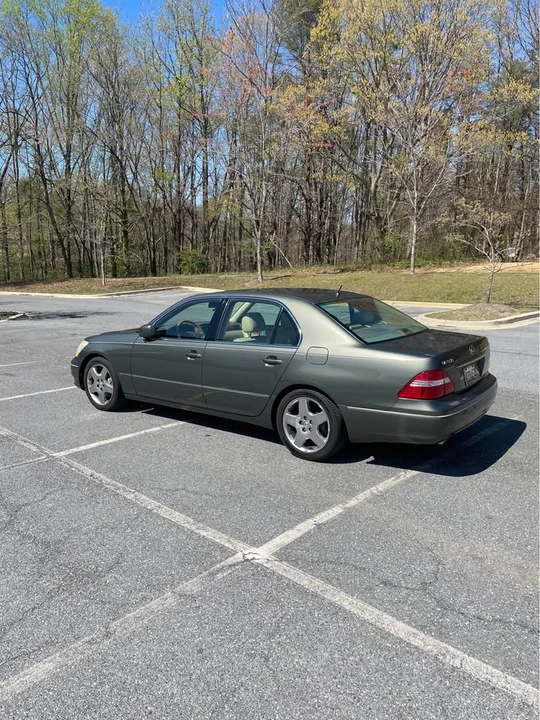 2005 Lexus LS 3rd Gen - Image 2 of 10