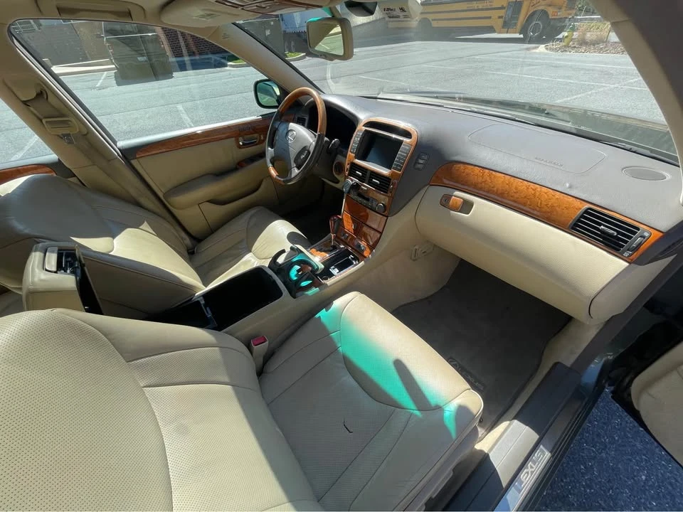 2005 Lexus LS 3rd Gen - Image 9 of 10