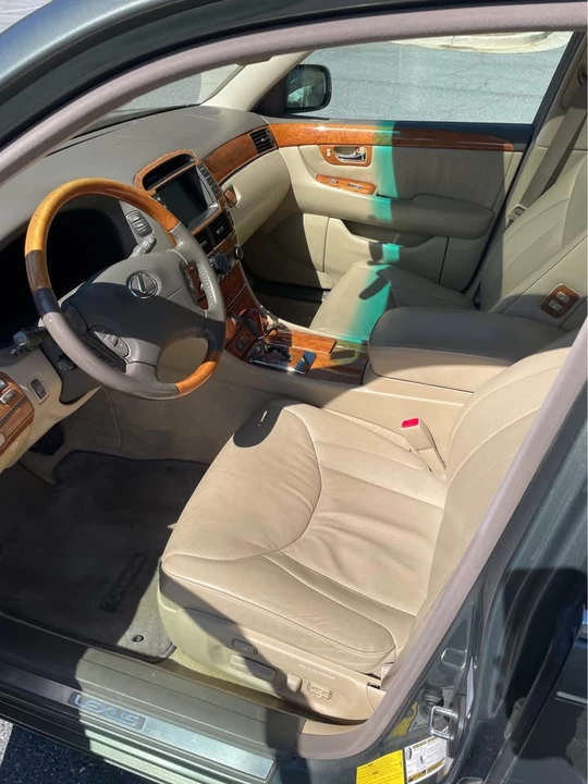 2005 Lexus LS 3rd Gen - Image 7 of 10