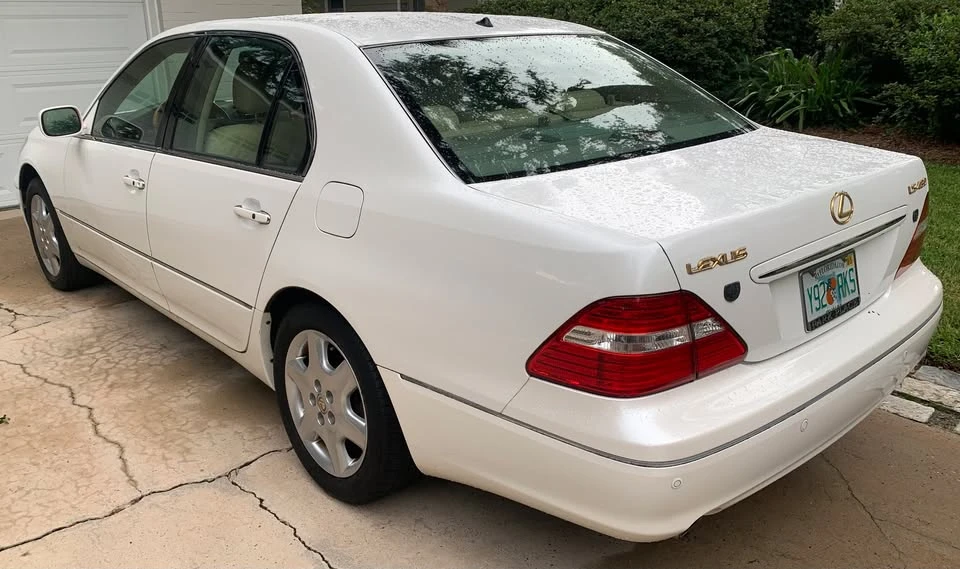 2005 Lexus LS 3rd Gen - Image 3 of 10