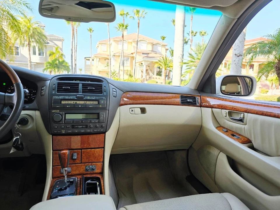 2005 Lexus LS 3rd Gen - Image 13 of 21