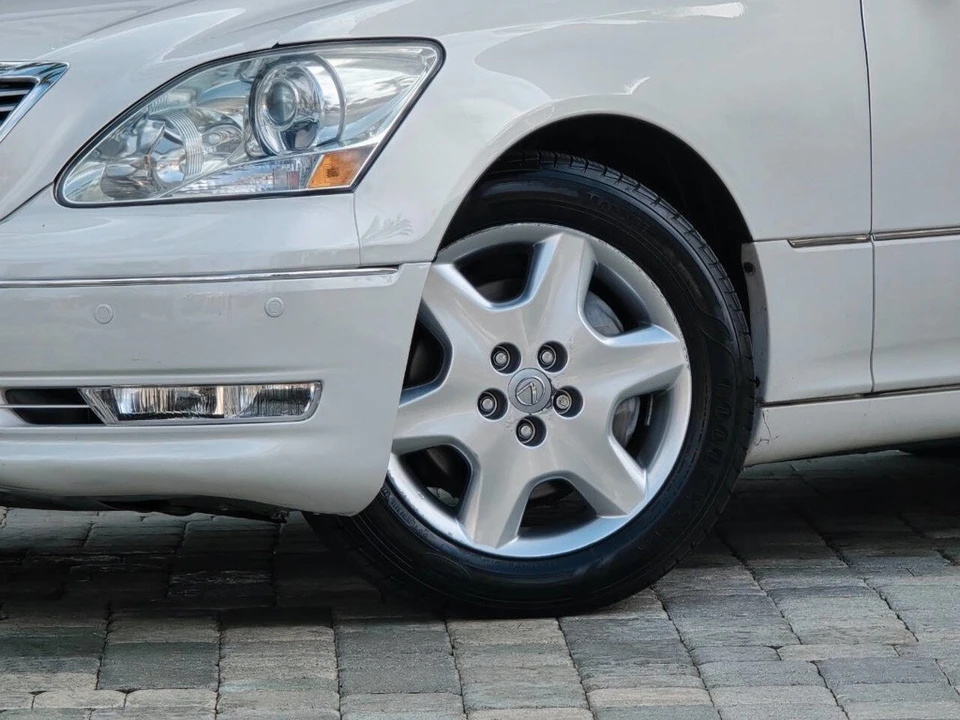 2005 Lexus LS 3rd Gen - Image 3 of 21