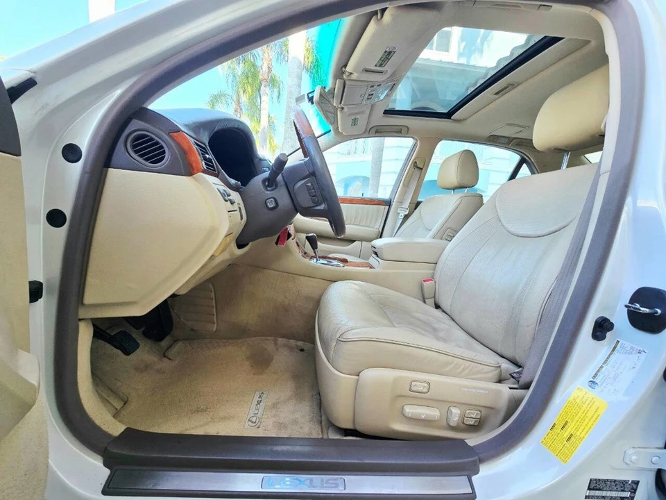 2005 Lexus LS 3rd Gen - Image 17 of 21
