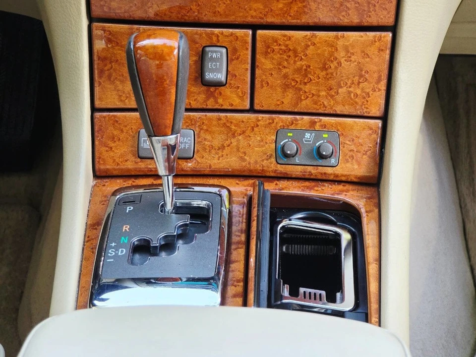 2005 Lexus LS 3rd Gen - Image 16 of 21