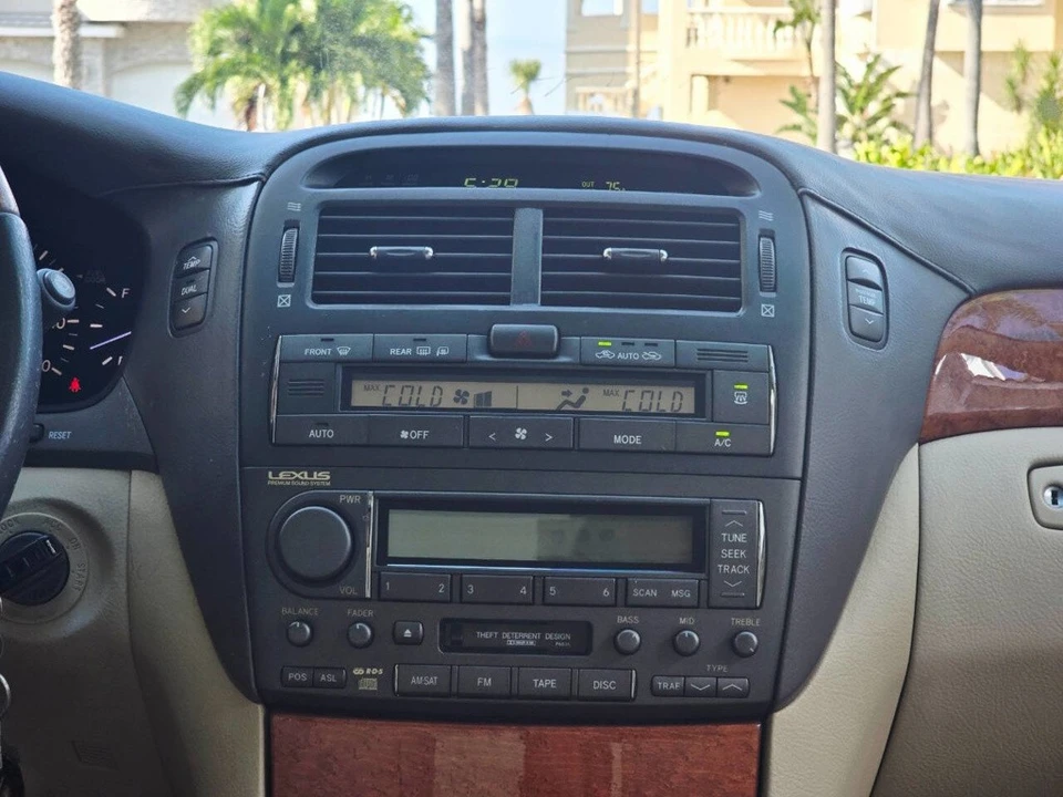 2005 Lexus LS 3rd Gen - Image 14 of 21